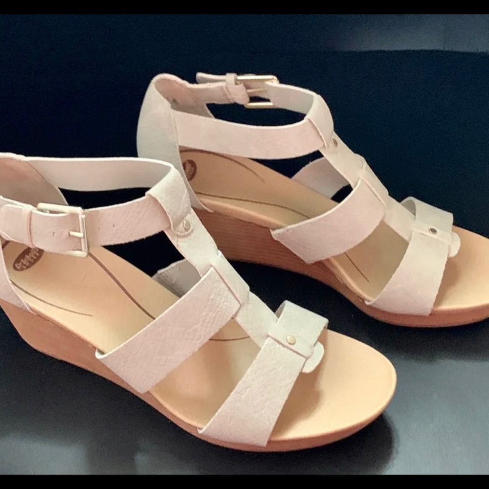 Dr. Scholl’s Off-White Reptile Pattern Wedge Heels Three Strap Sandals Size 9.5